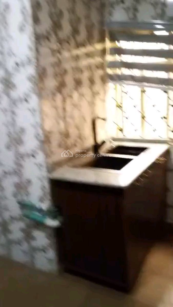 Executive Standard Spacious Relatively New Very Decent Clean 3 Bedroom, Off Finbars Road, Akoka, Yaba, Lagos, Flat / Apartment for Rent