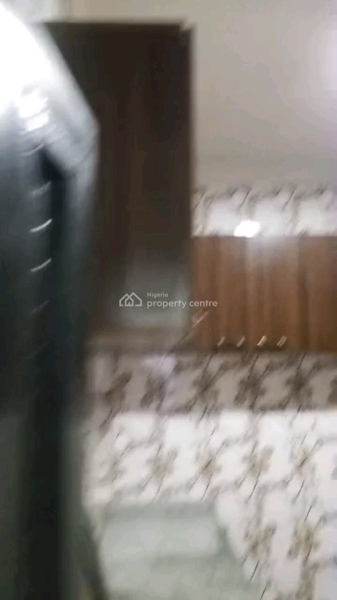 Executive Standard Spacious Relatively New Very Decent Clean 3 Bedroom, Off Finbars Road, Akoka, Yaba, Lagos, Flat / Apartment for Rent