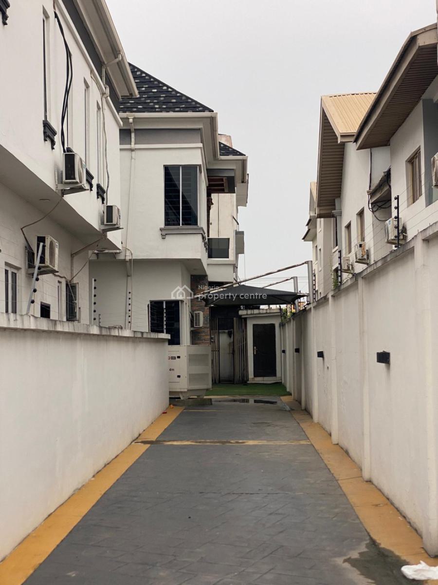 5 Bedroom Fully Detached Duplex with Bqw, Ikota, Lekki, Lagos, Detached Duplex for Sale