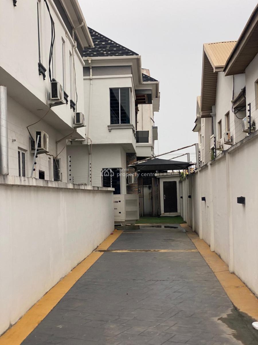 5 Bedroom Fully Detached Duplex with Bqw, Ikota, Lekki, Lagos, Detached Duplex for Sale