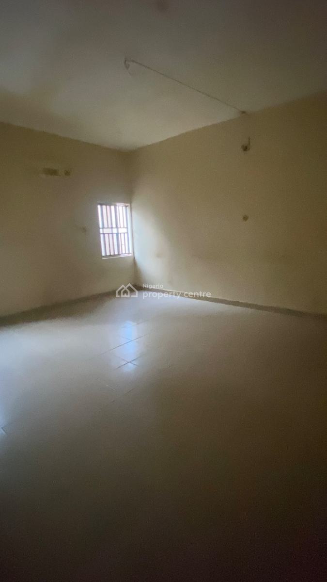 Neatly Built 4 Bedrooms Flat, Garki, Abuja, Flat / Apartment for Rent