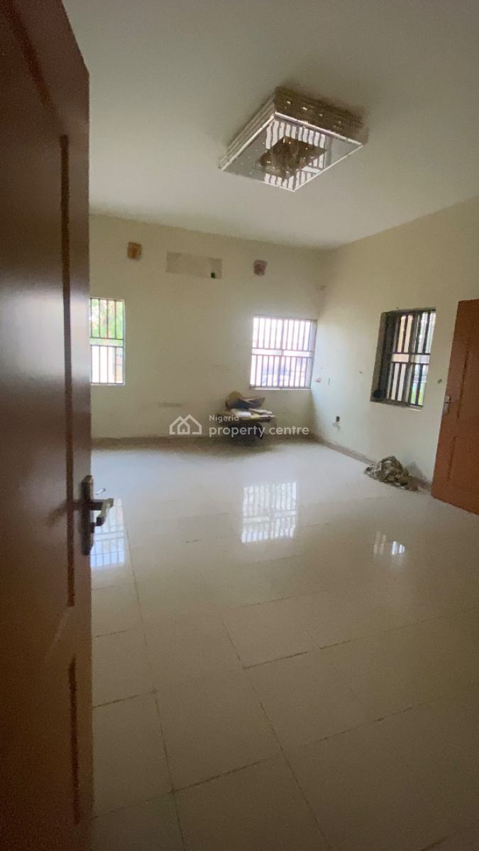 Neatly Built 4 Bedrooms Flat, Garki, Abuja, Flat / Apartment for Rent