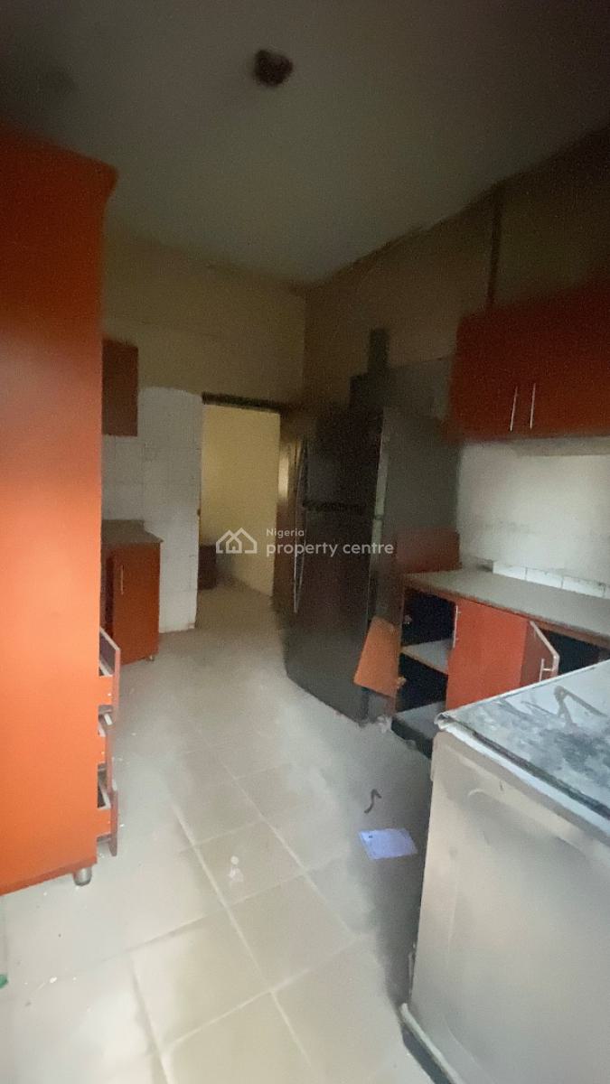 Neatly Built 4 Bedrooms Flat, Garki, Abuja, Flat / Apartment for Rent