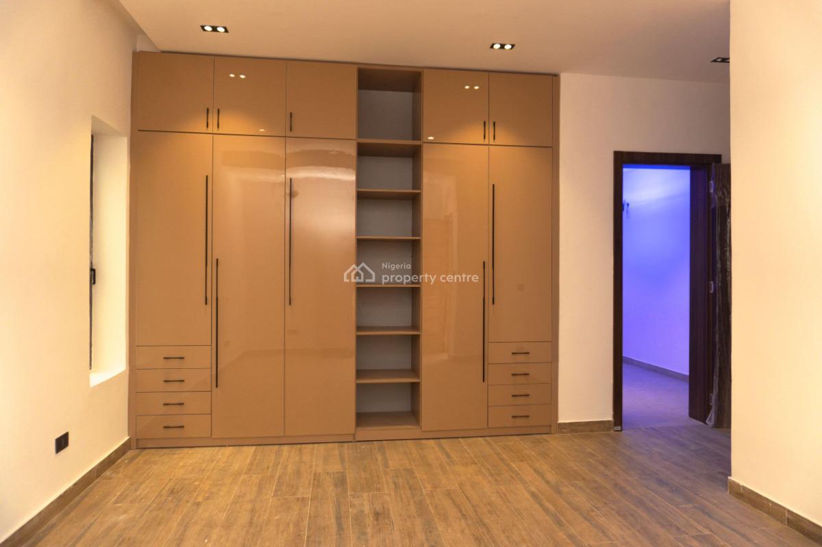 4 Bedroom Flat, Magodo, Lagos, Flat / Apartment for Sale