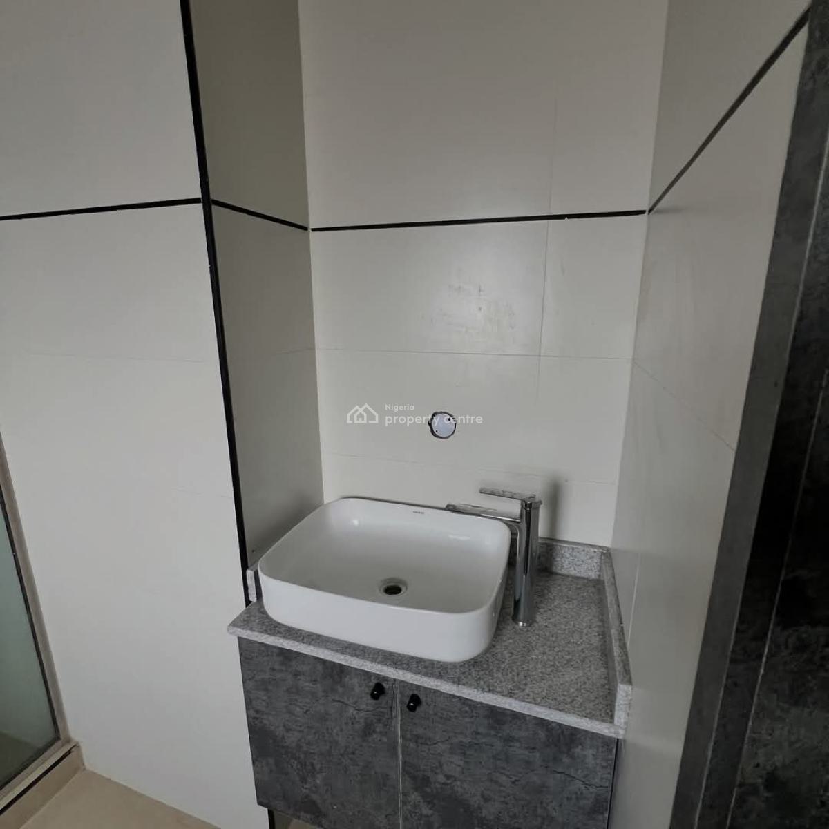 Tastefully Finished 3 Bedroom Apartment, Guzape District, Abuja, Flat / Apartment for Sale