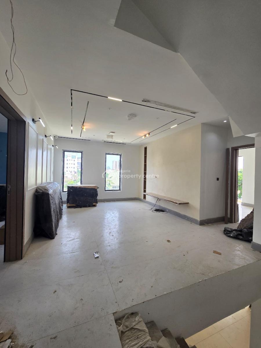 Lovely 4 Bedroom Terrace Duplex with 2 Bqs,elevator,pool, Ikoyi, Lagos, House for Sale