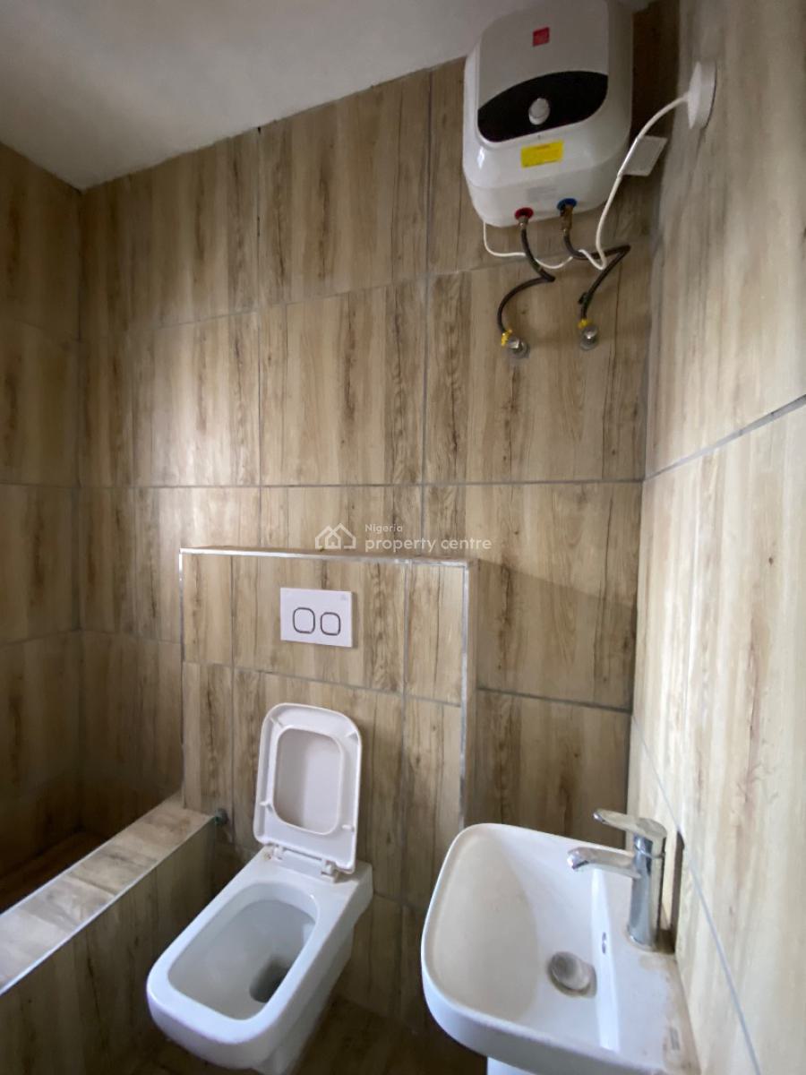 Standard 2 Bedroom Apartment with Visitors Toilet and Balcony, Along Sunnyvale Expressway, Galadimawa, Abuja, Flat / Apartment for Rent