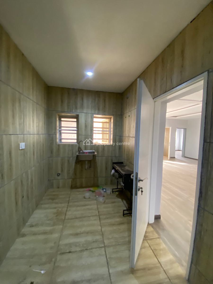 Standard 2 Bedroom Apartment with Visitors Toilet and Balcony, Along Sunnyvale Expressway, Galadimawa, Abuja, Flat / Apartment for Rent