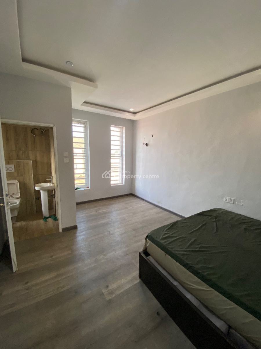 Standard 2 Bedroom Apartment with Visitors Toilet and Balcony, Along Sunnyvale Expressway, Galadimawa, Abuja, Flat / Apartment for Rent