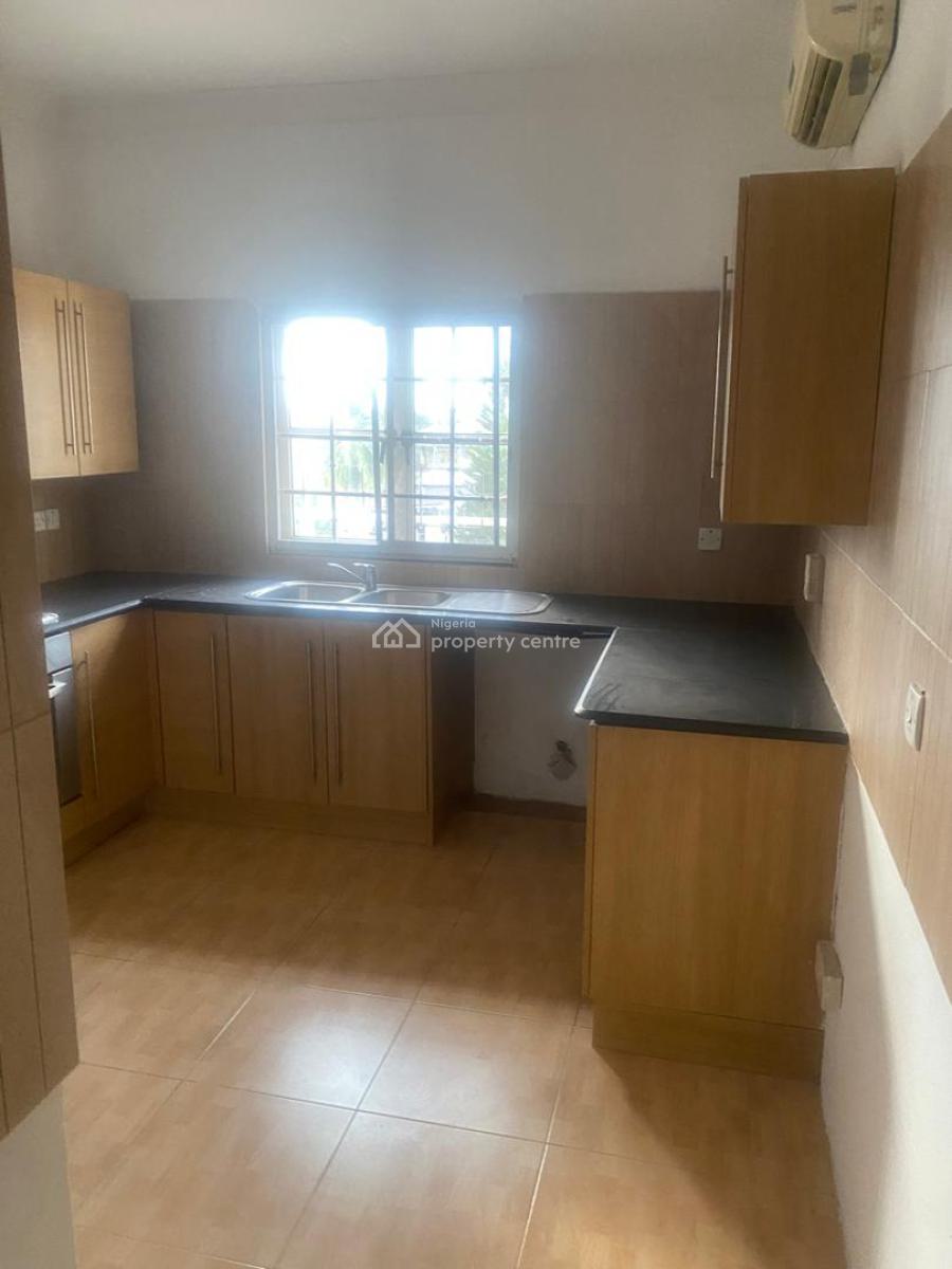 Lovely Serviced 2 Bedrooms Penthouse Apartment, Off Babatunde Anjous Street, Lekki Phase 1, Lekki, Lagos, Flat / Apartment for Rent