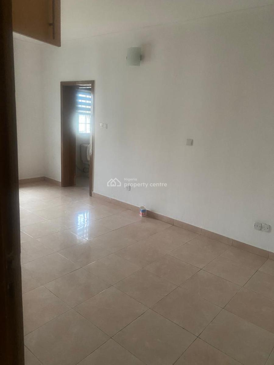 Lovely Serviced 2 Bedrooms Penthouse Apartment, Off Babatunde Anjous Street, Lekki Phase 1, Lekki, Lagos, Flat / Apartment for Rent
