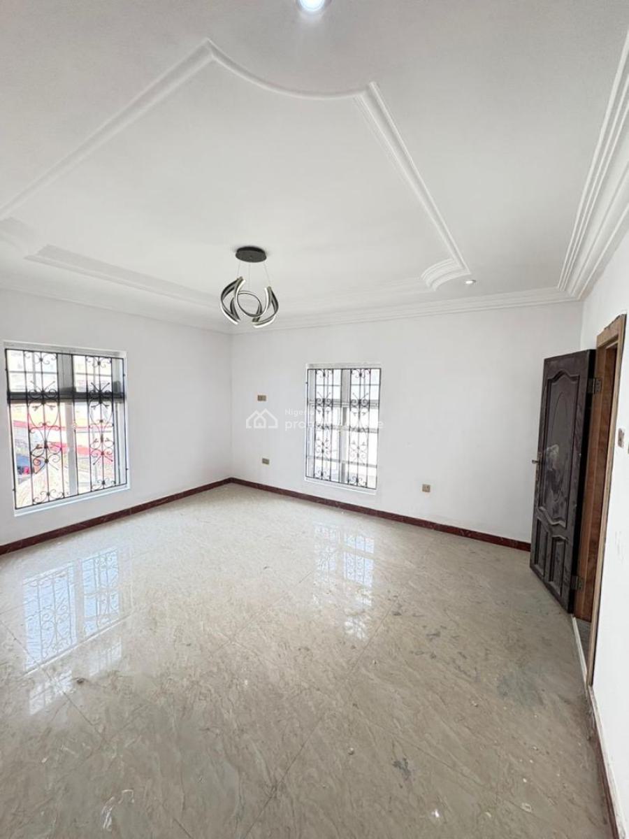 Newly Renovated Three (3) Bedroom Apartment, Off Admiralty, Lekki Phase 1, Lekki, Lagos, Flat / Apartment for Rent