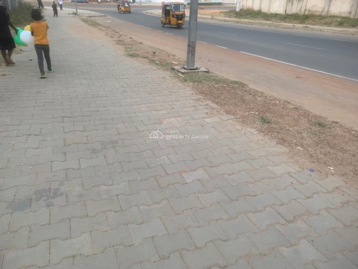 3 Bedroom Apartment with Bq, First Floor, Wuye, Abuja, Block of Flats for Sale