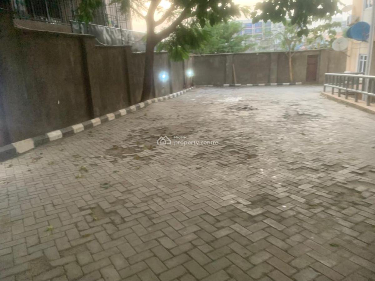 3 Bedroom Apartment with Bq, First Floor, Wuye, Abuja, Block of Flats for Sale