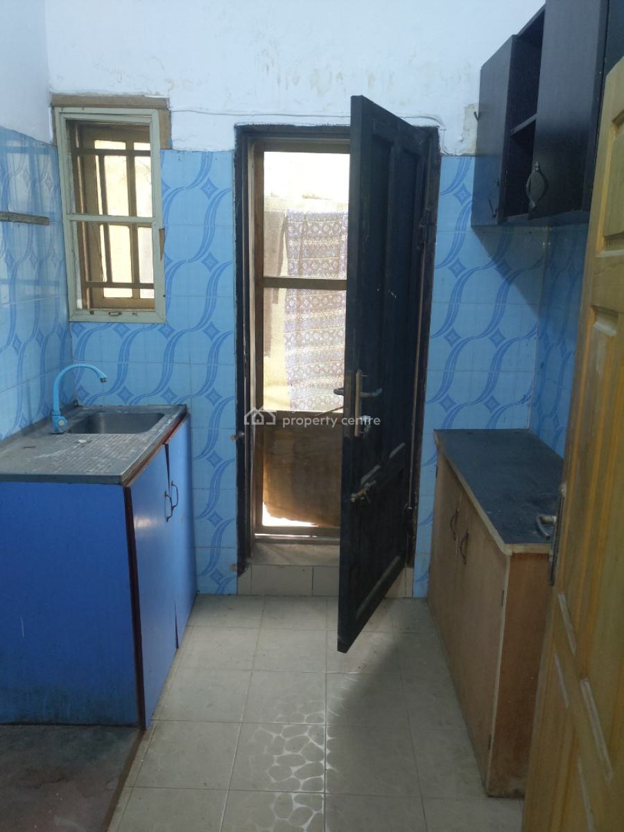 2 Bedroom Flat, Extension., Omole Phase 2, Ikeja, Lagos, Flat / Apartment for Rent