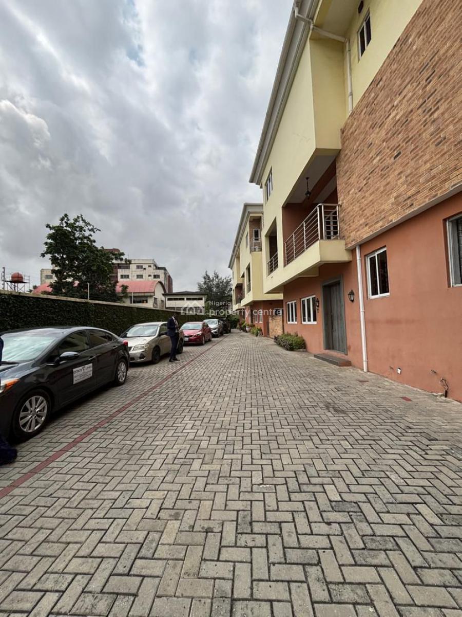 4 Bespacious Compound - All Rooms Ensuite - Great View - Fitted Kitchen, Old Ikoyi, Ikoyi, Lagos, Terraced Duplex for Rent