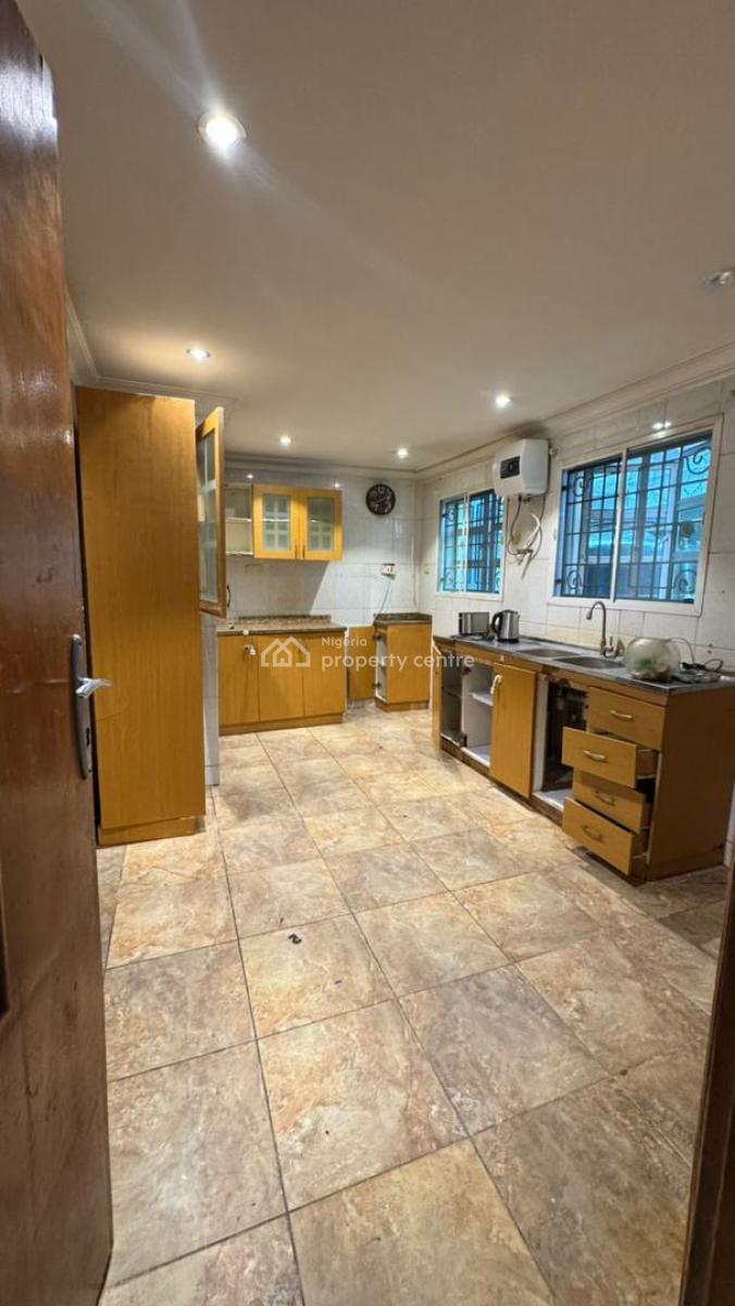 a 4 Bedroom Self Service and Self Compound for Commercial/residential, Lekki Phase 1, Lekki, Lagos, House for Rent