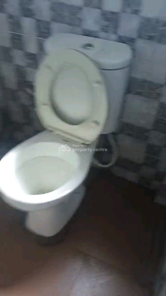 2 Bedroom Flat, Alagomeji, Yaba, Lagos, Flat / Apartment for Rent