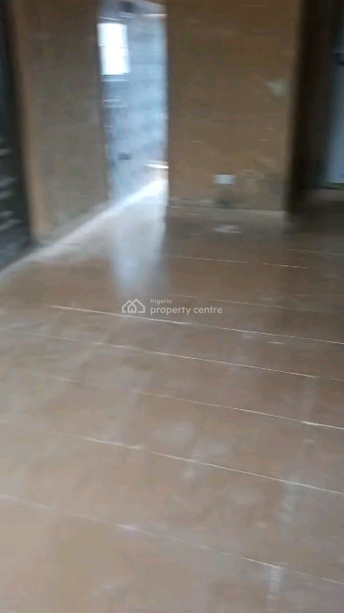 Standard 2 Bedroom Flat, Alagomeji, Yaba, Lagos, Flat / Apartment for Rent