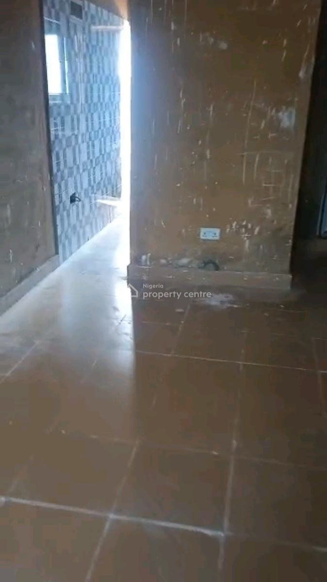 Standard 2 Bedroom Flat, Alagomeji, Yaba, Lagos, Flat / Apartment for Rent