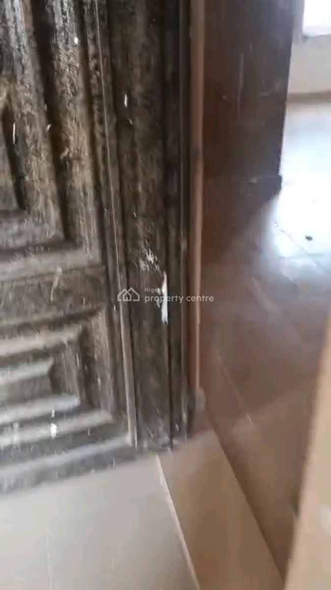 Standard 2 Bedroom Flat, Alagomeji, Yaba, Lagos, Flat / Apartment for Rent