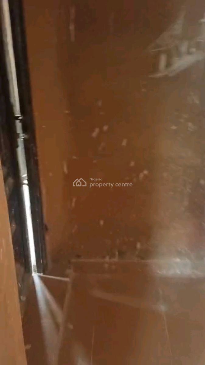 Standard 2 Bedroom Flat, Alagomeji, Yaba, Lagos, Flat / Apartment for Rent