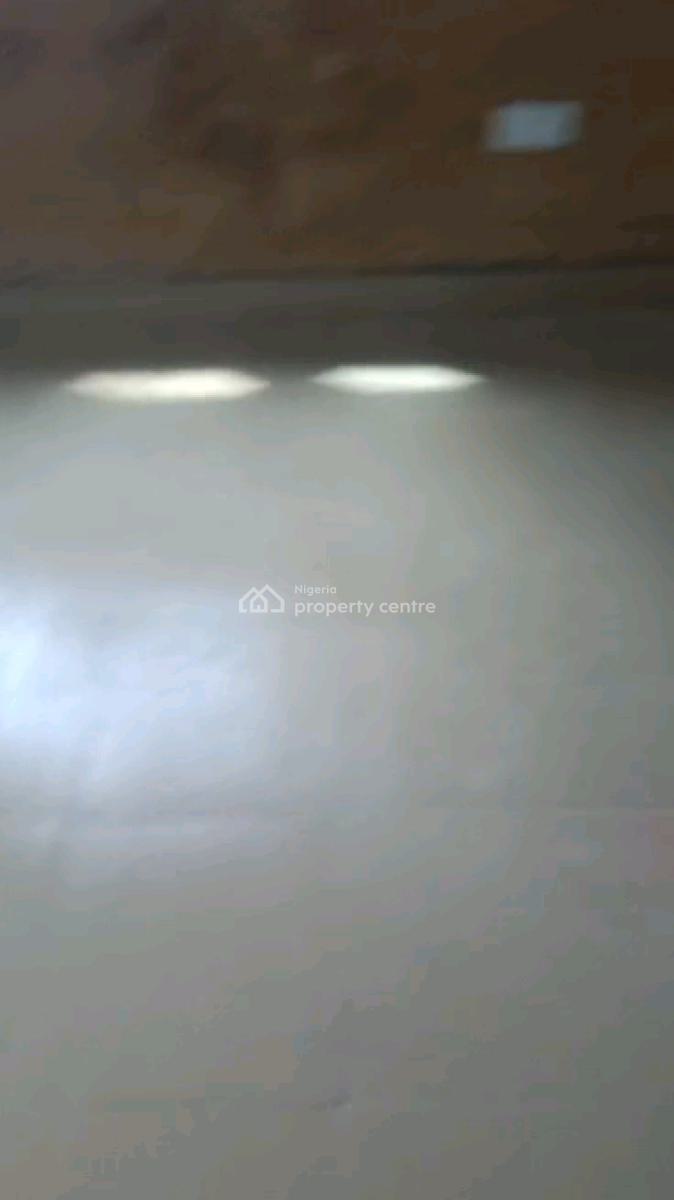 Standard 2 Bedroom Flat, Alagomeji, Yaba, Lagos, Flat / Apartment for Rent