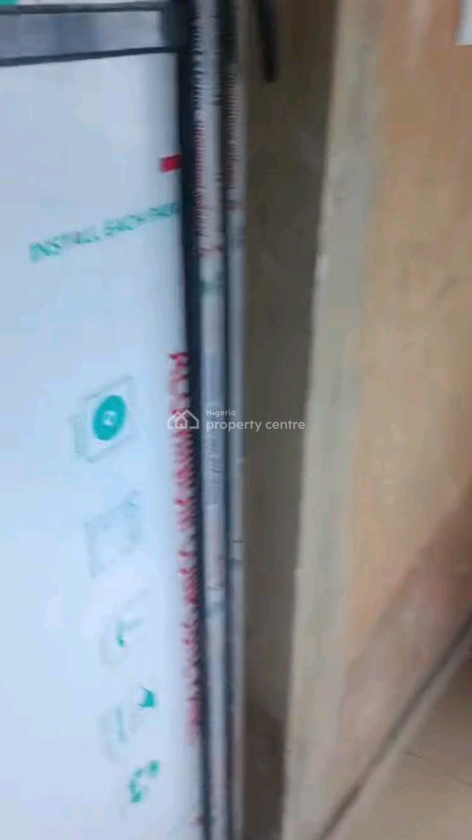 Standard 2 Bedroom Flat, Alagomeji, Yaba, Lagos, Flat / Apartment for Rent