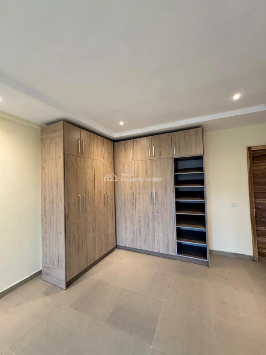 Swanky 2 Bedroom Apartment with Bq in a Serviced Estate, Off Admiralty Way, Lekki Phase 1, Lekki, Lagos, Flat / Apartment for Rent