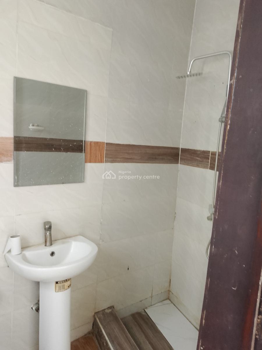 2 Bedroom Apartment, Ologolo, Lekki, Lagos, Flat / Apartment for Rent