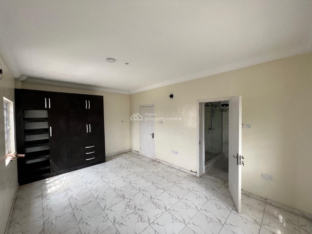 Newly Built 3 Bedroom Apartment, Panti Street, Adekunle, Yaba, Lagos, Flat / Apartment for Sale