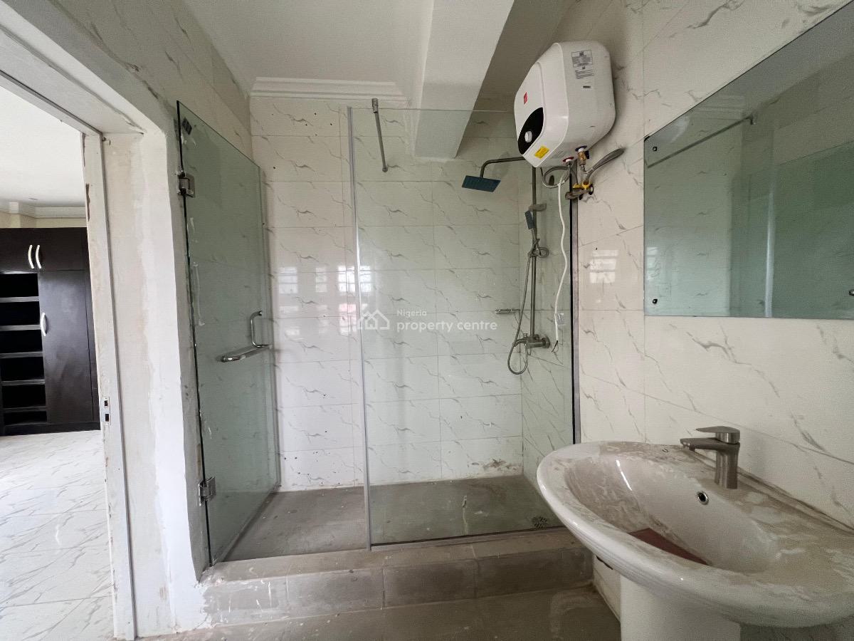 Newly Built 3 Bedroom Apartment, Panti Street, Adekunle, Yaba, Lagos, Flat / Apartment for Sale