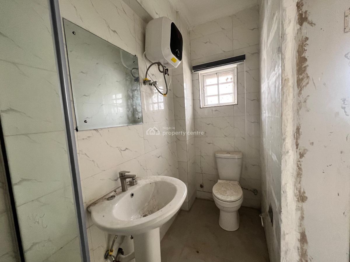 Newly Built 3 Bedroom Apartment, Panti Street, Adekunle, Yaba, Lagos, Flat / Apartment for Sale