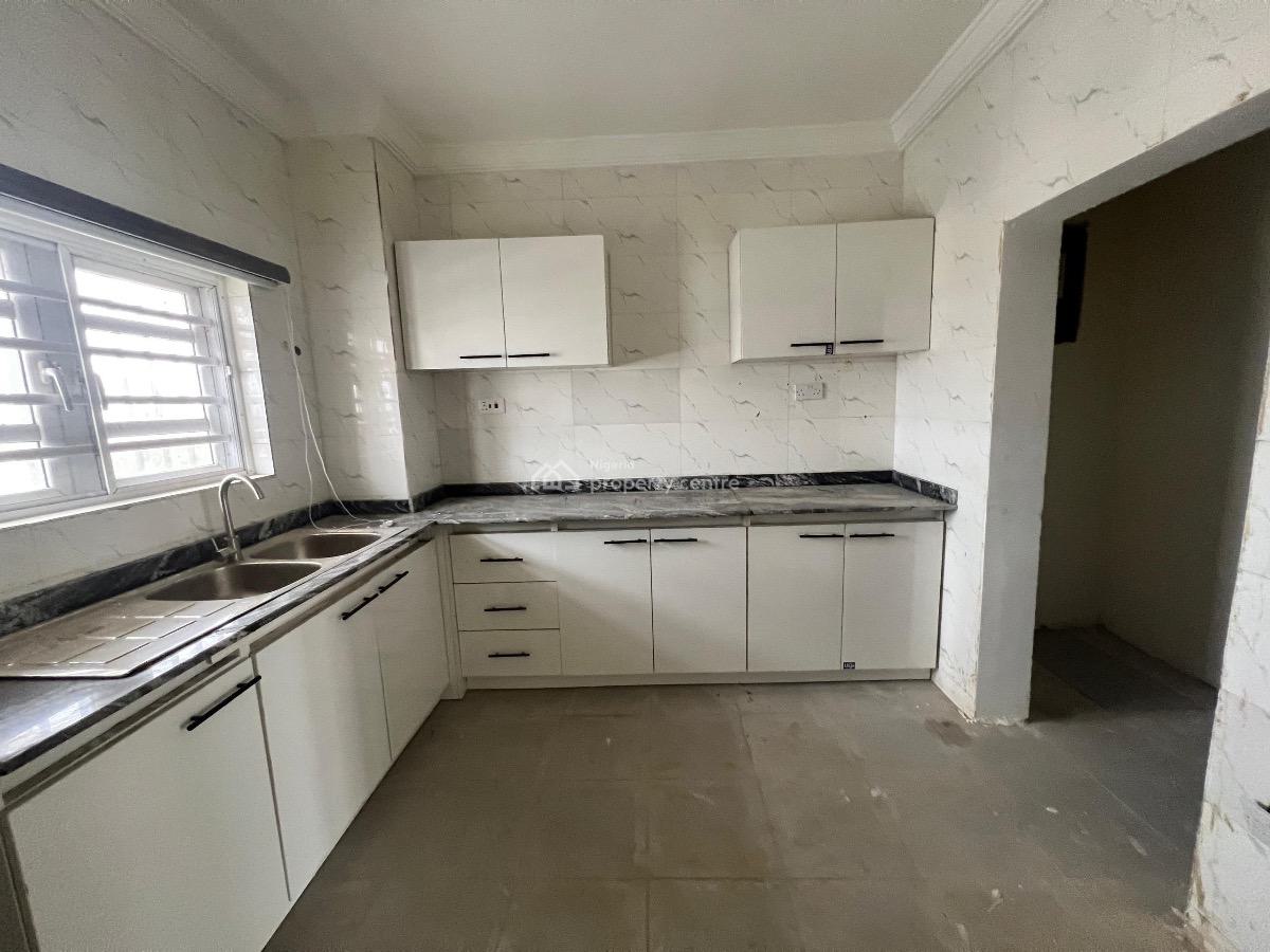Newly Built 3 Bedroom Apartment, Panti Street, Adekunle, Yaba, Lagos, Flat / Apartment for Sale
