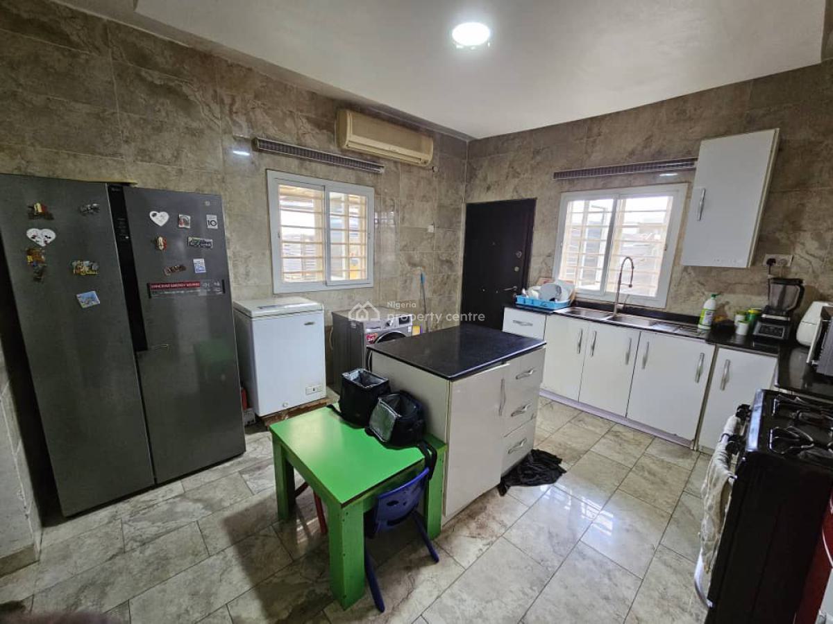 Exquisite 4 Bedroom Semi-detached Duplex, Chevron Drive, Lekki Phase 2, Lekki, Lagos, Semi-detached Duplex for Sale