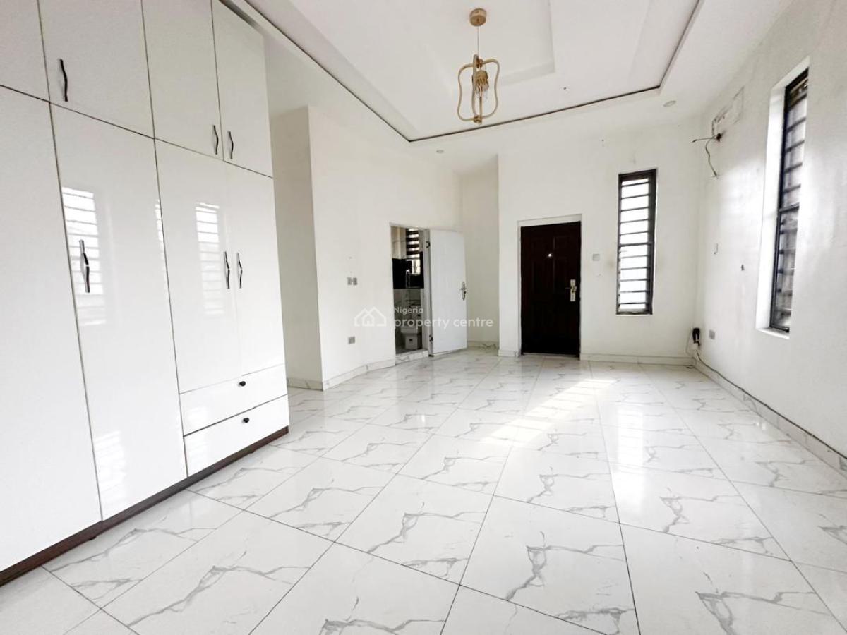 Executive Spacious Standard 3 Bedroom Apartment, Gra Phase 1, Magodo, Lagos, Flat / Apartment for Rent