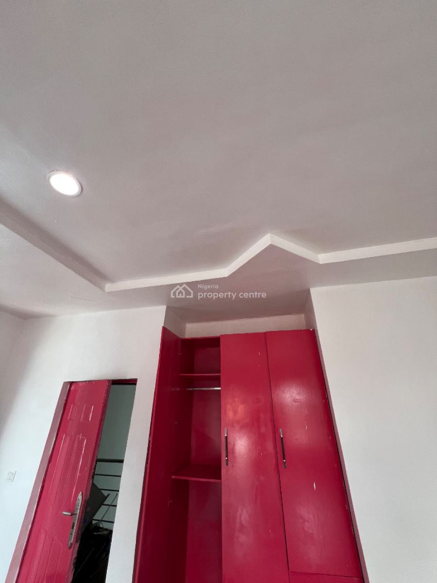 Super-massive Master Studio Apartment in a Secure Court, Osapa London Estate, Osapa, Lekki, Lagos, Self Contain (single Rooms) for Rent