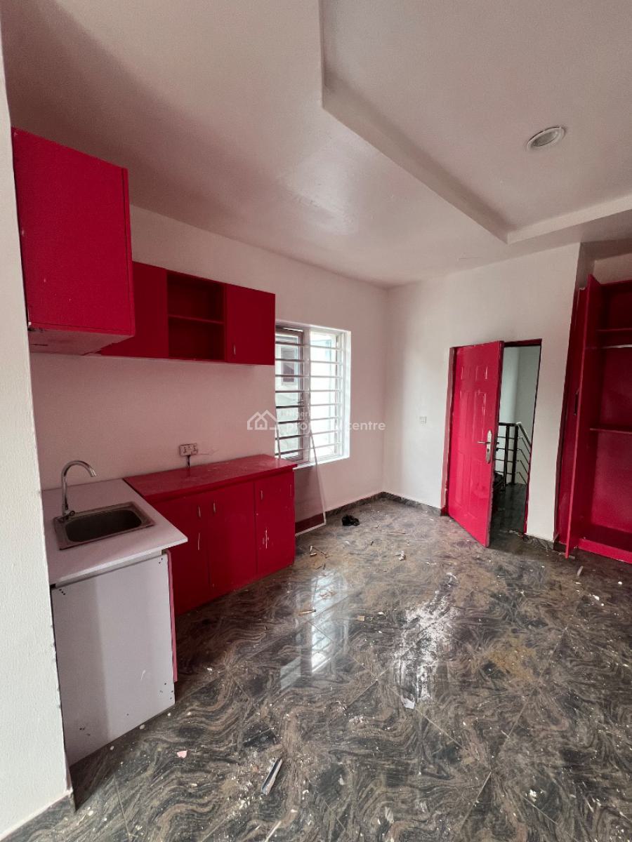 Super-massive Master Studio Apartment in a Secure Court, Osapa London Estate, Osapa, Lekki, Lagos, Self Contain (single Rooms) for Rent