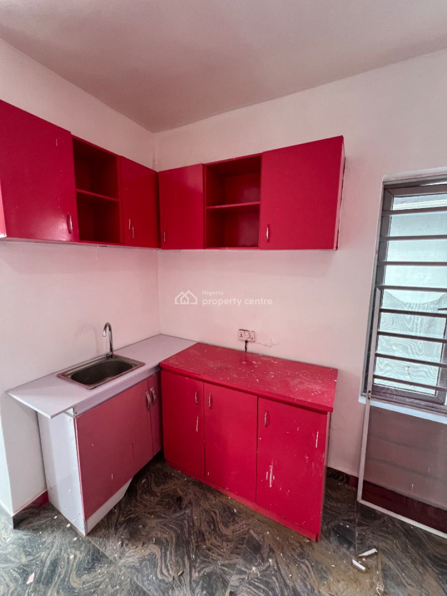 Super-massive Master Studio Apartment in a Secure Court, Osapa London Estate, Osapa, Lekki, Lagos, Self Contain (single Rooms) for Rent