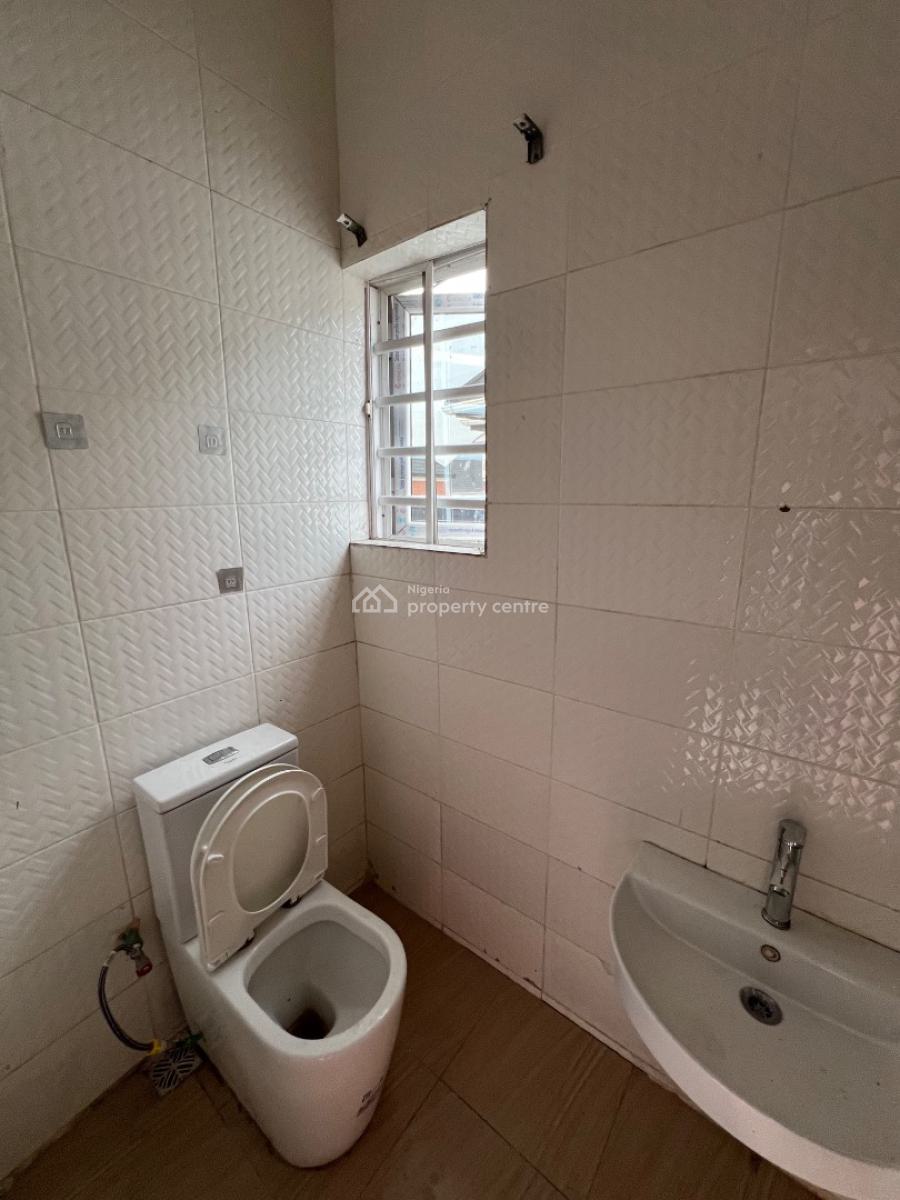 Super-massive Master Studio Apartment in a Secure Court, Osapa London Estate, Osapa, Lekki, Lagos, Self Contain (single Rooms) for Rent