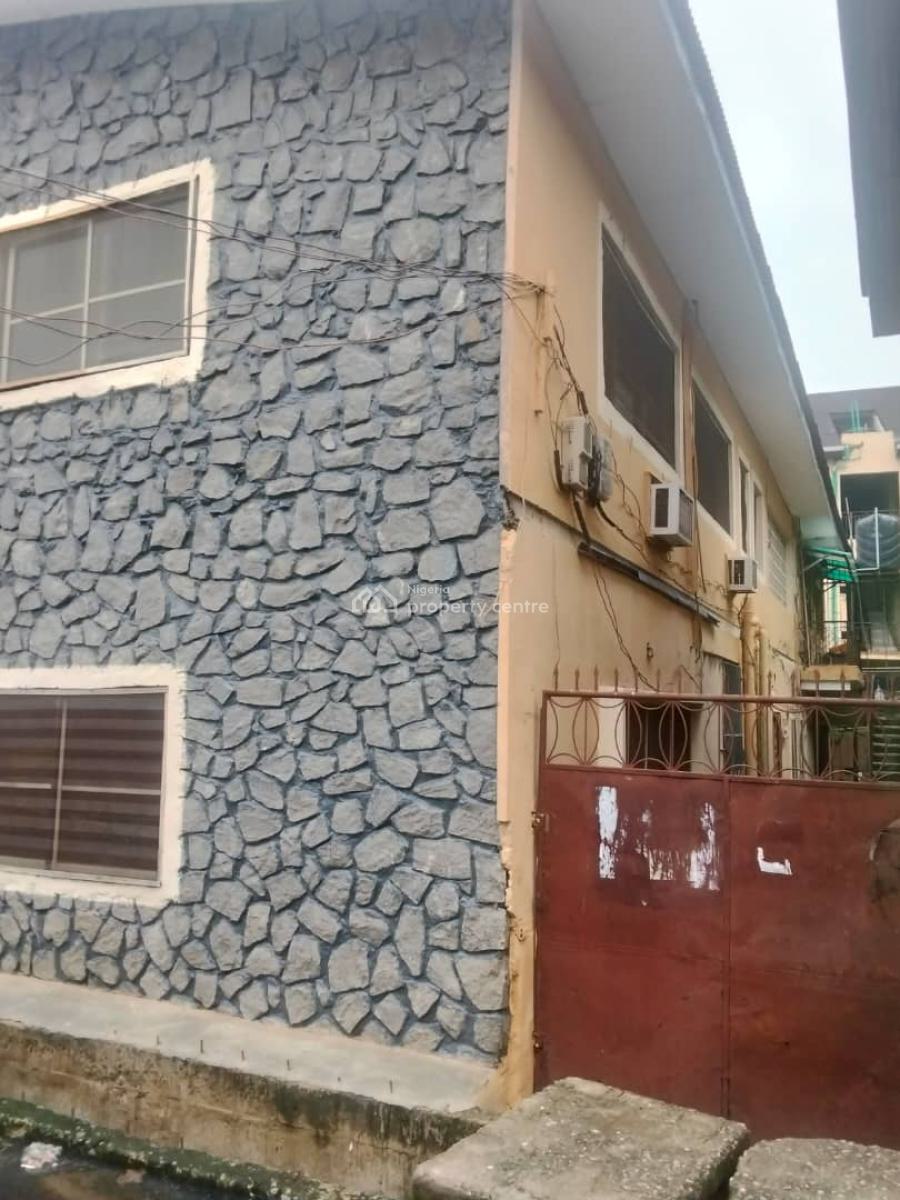 Prime Investment Opportunity: Multistory Block of Flats on 550sqm Plot, Dada Street, Bariga, Shomolu, Lagos, Block of Flats for Sale