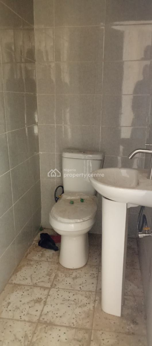 Brand New Shop/office with 2 Toilets, Jabi, Abuja, Plaza / Complex / Mall for Rent
