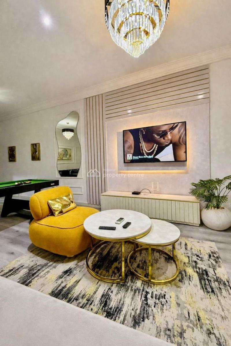Luxurious 2-bedroom  Apartment, Admiralty Way, Lekki Phase 1, Lekki, Lagos, Flat / Apartment Short Let