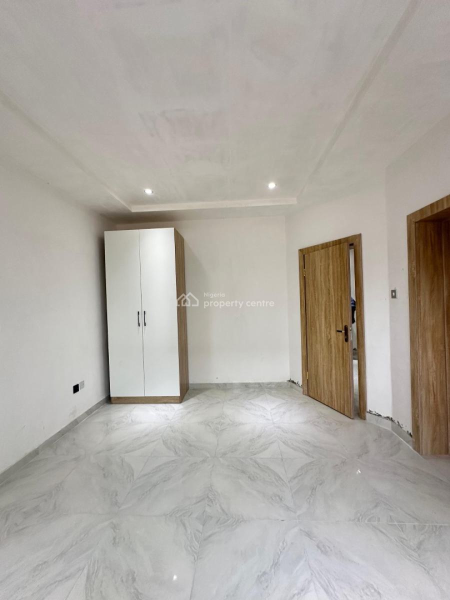 Spaciously Built 2 Bedroom Terrace Duplex with Swimming Pool &gym, Lekki Phase 1, Lekki, Lagos, Terraced Duplex for Rent