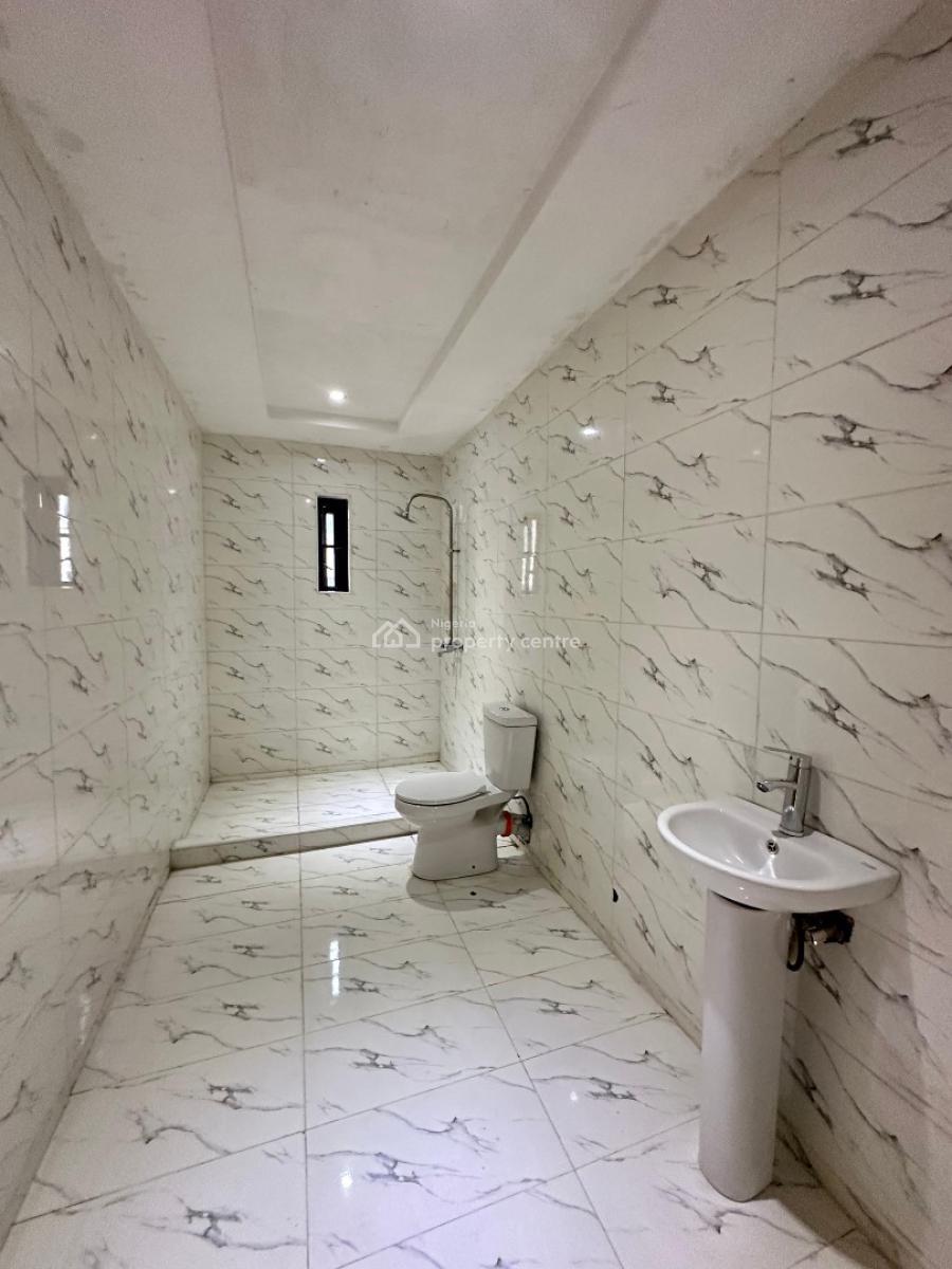 Spaciously Built 2 Bedroom Terrace Duplex with Swimming Pool &gym, Lekki Phase 1, Lekki, Lagos, Terraced Duplex for Rent