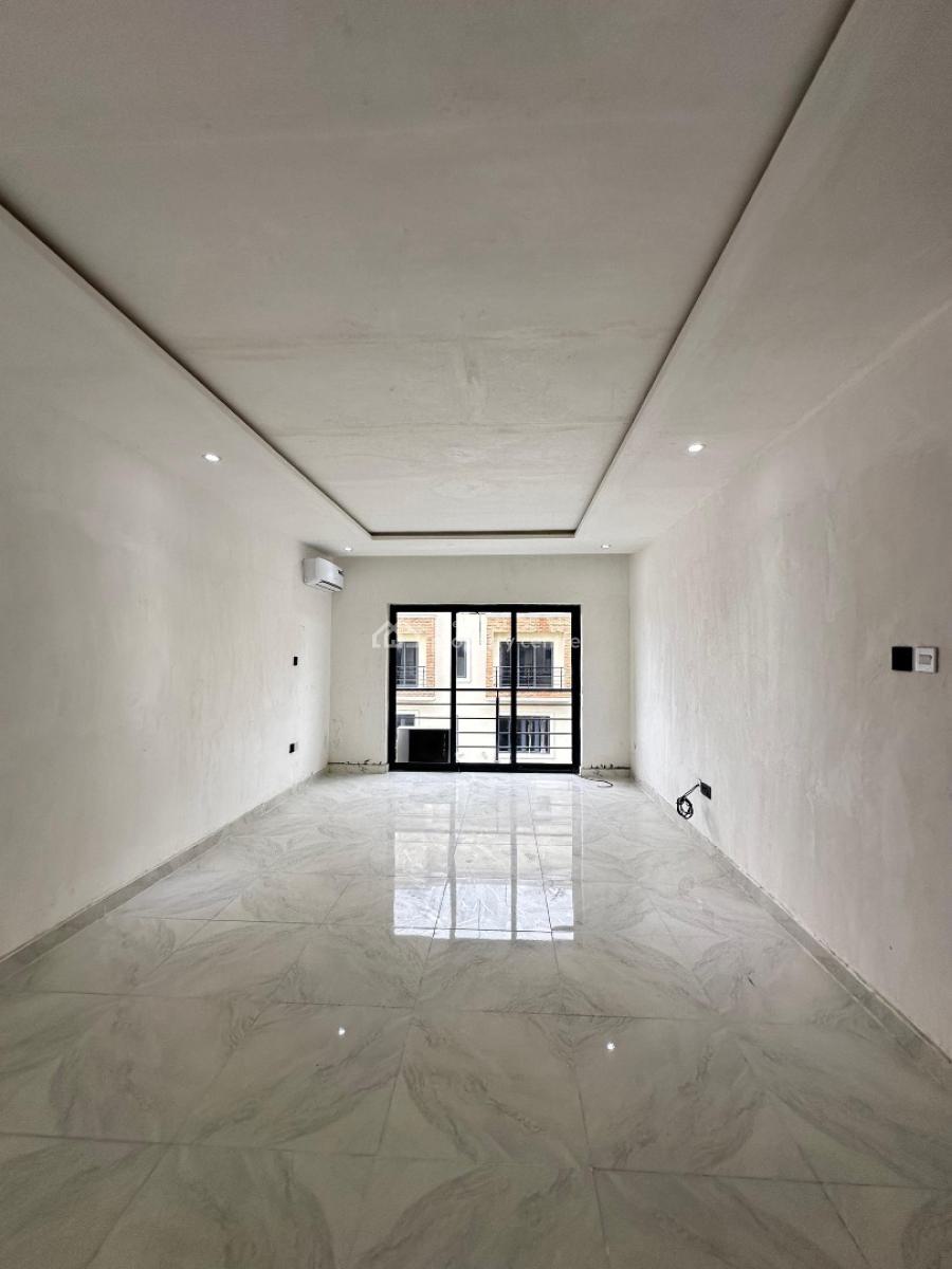 Spaciously Built 2 Bedroom Terrace Duplex with Swimming Pool &gym, Lekki Phase 1, Lekki, Lagos, Terraced Duplex for Rent