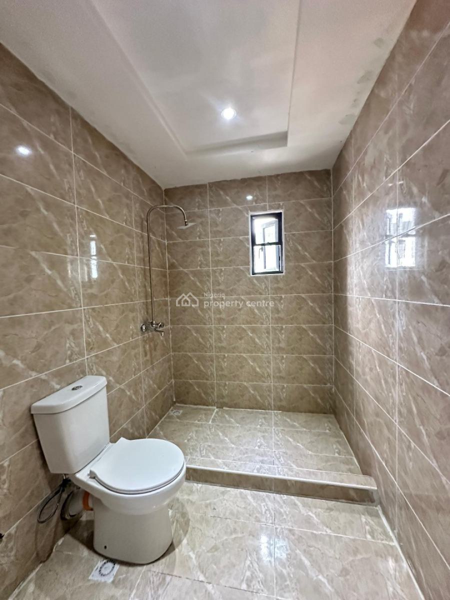 Spaciously Built 2 Bedroom Terrace Duplex with Swimming Pool &gym, Lekki Phase 1, Lekki, Lagos, Terraced Duplex for Rent