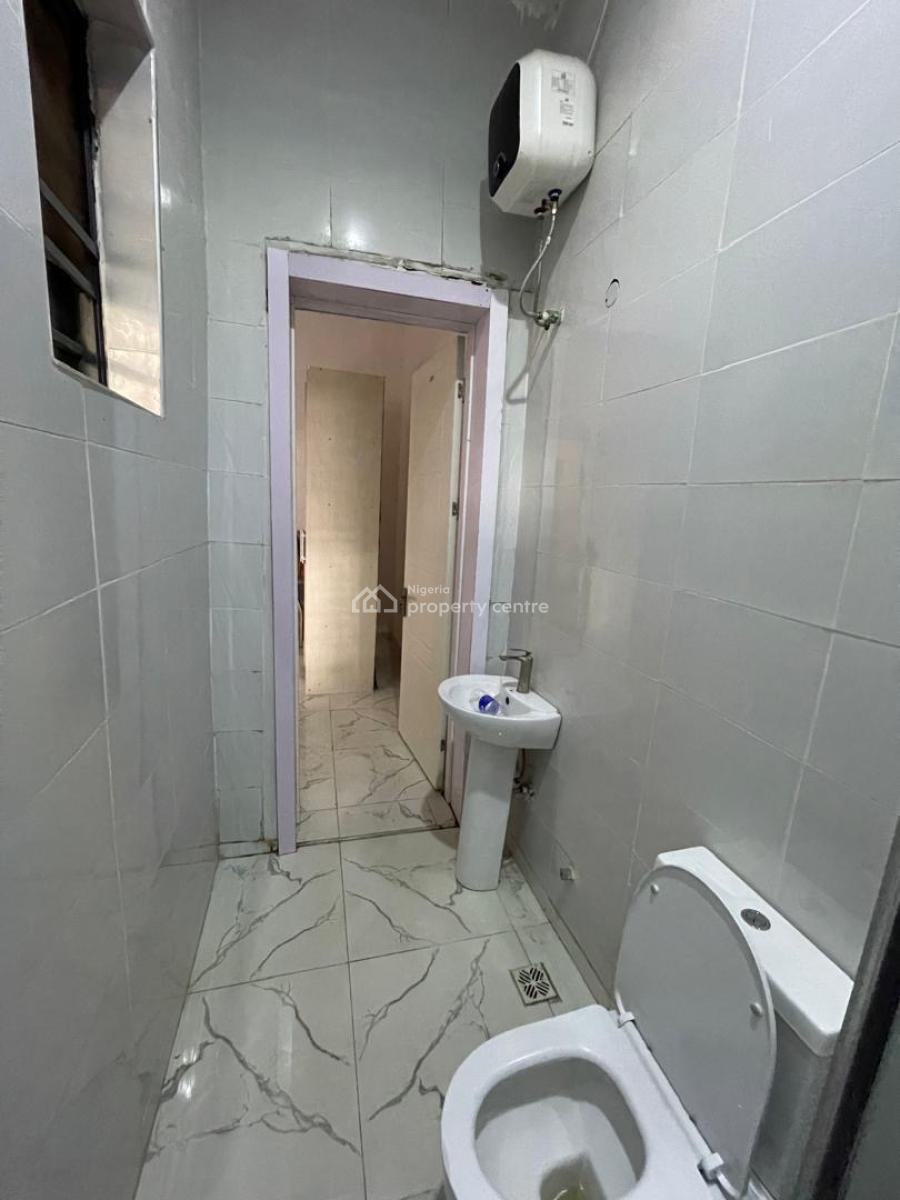 Luxury Room in a Share Duplex, Orchid Road, Lekki Phase 2, Lekki, Lagos, Self Contain (single Rooms) for Rent