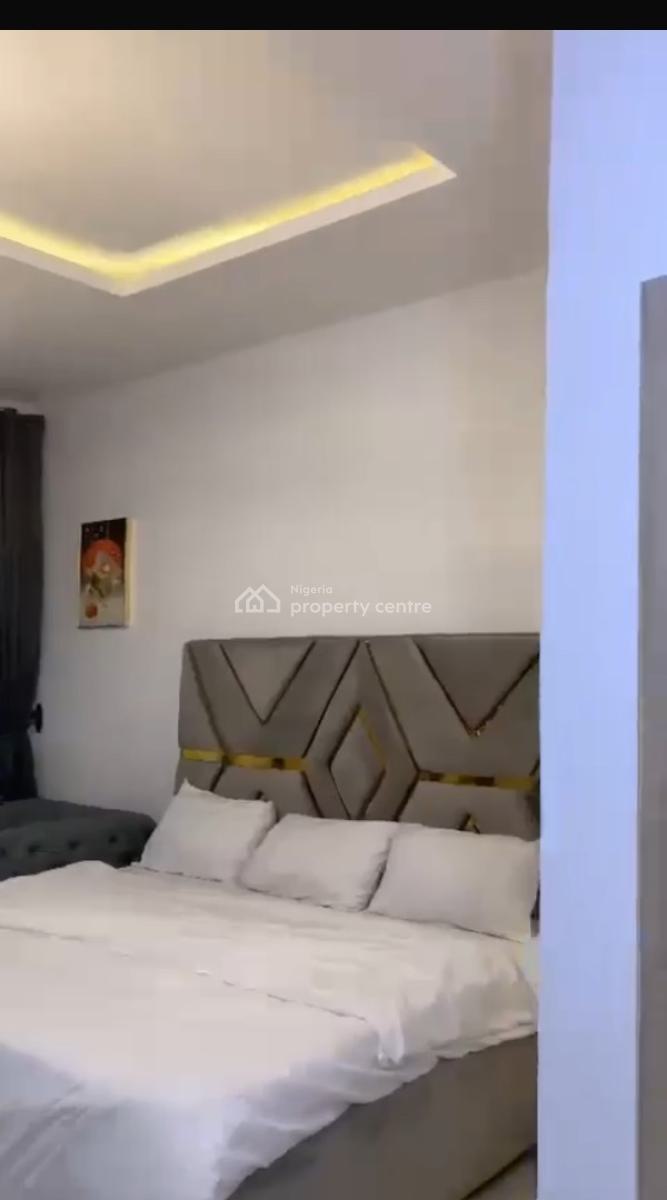 Distress 3 Bedroom, Harris Drive, Vgc, Lekki, Lagos, Terraced Duplex for Sale