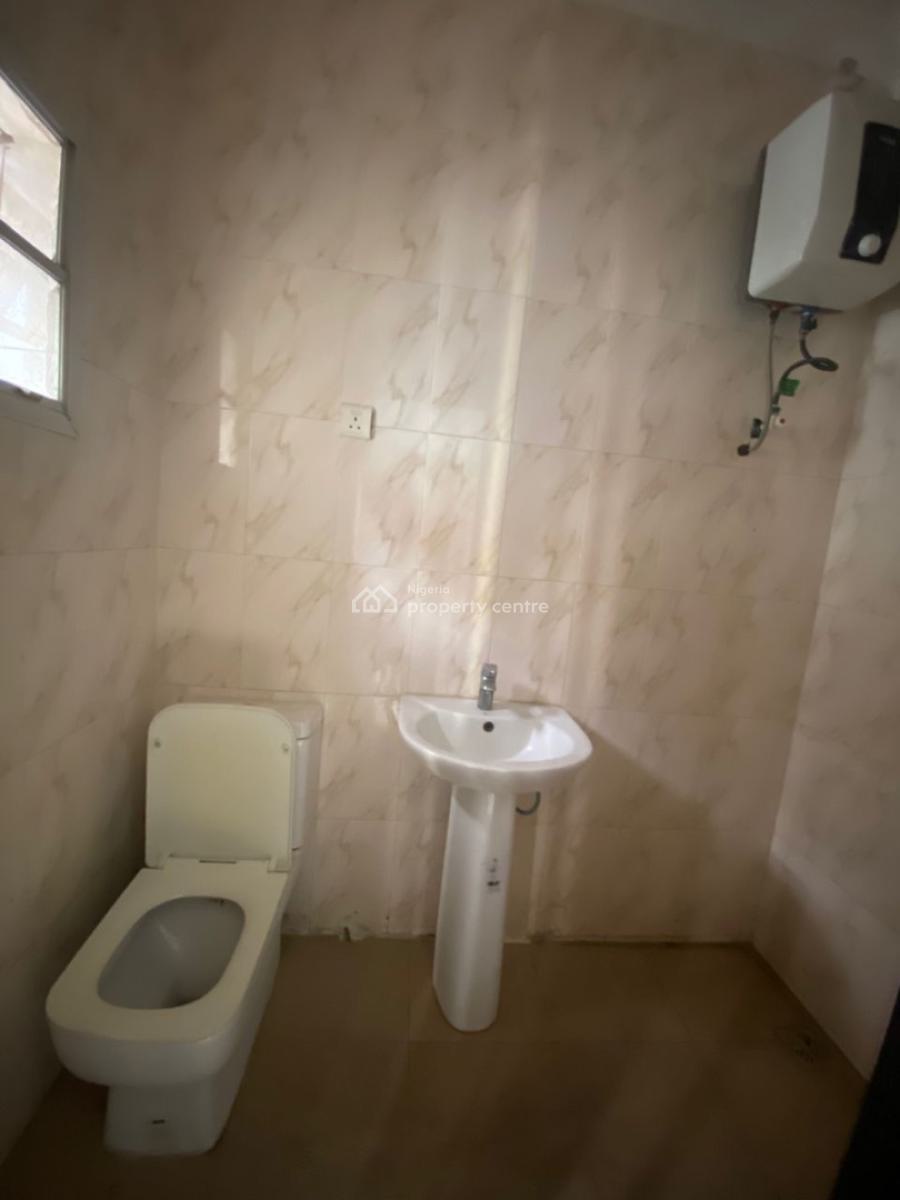 Serviced 4 Bedroom Terrace Duplex in a Serene Estate, Osapa, Lekki, Lagos, Terraced Duplex for Rent